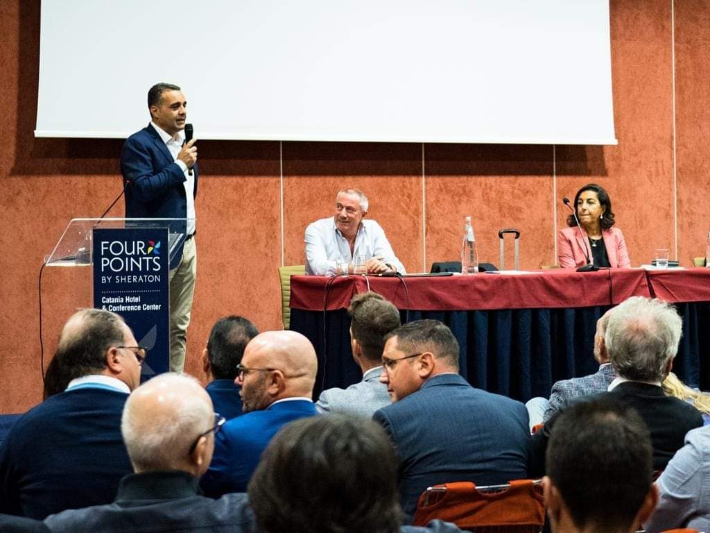 Il presidente di AUA, Enzo  Sivori, a Catania per la 7° tappa del “Giro d’Italia”